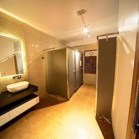 Pokhara Backpackers Hostel Bagian luar foto